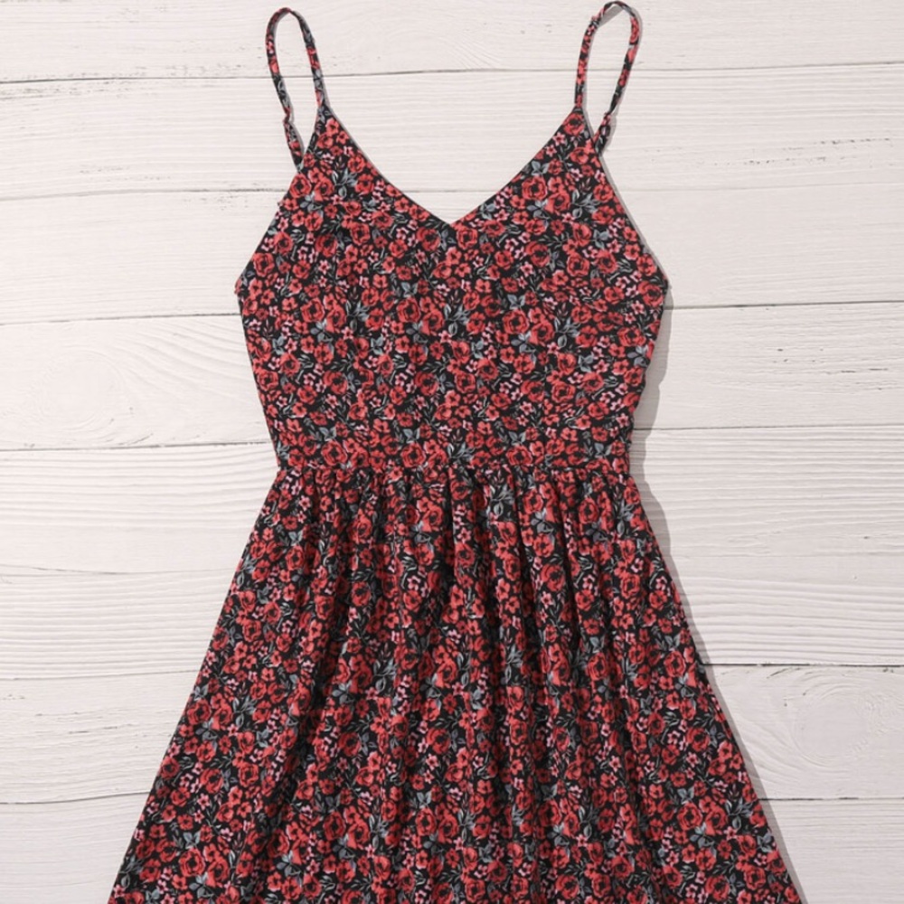 SHEIN FLORAL ROSE DRESS - Picture 4 of 9